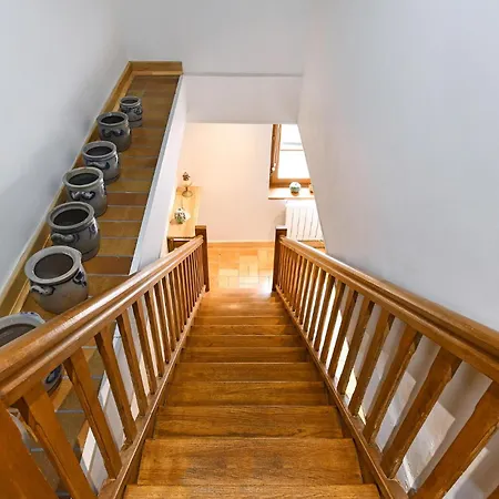 Apartman 2 Bedroom Lovely In *